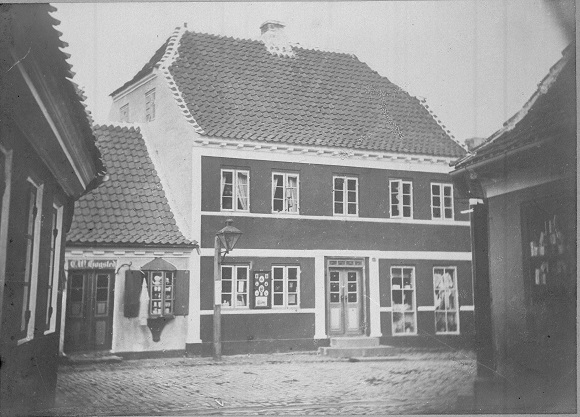 Da Hjørrings gader Tranlygte, Strømgade ca 1868