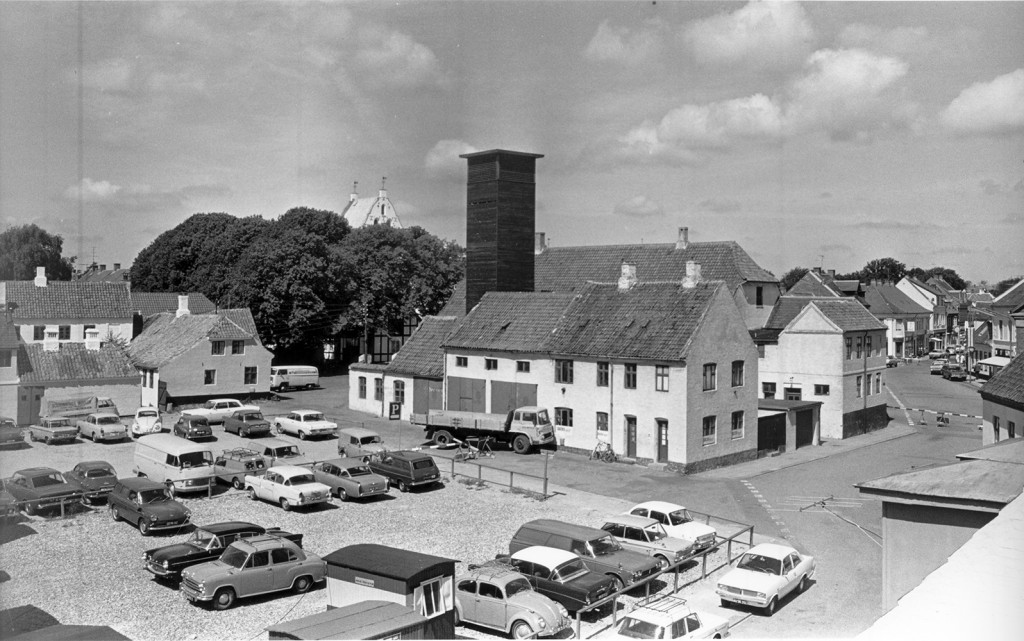 Nygade med parkeringspladsen "Triangelen", 1969